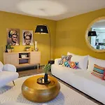 Elegant With Direct River View, Balcony And Parking In Appartamento Bernkastel-Kues