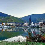 Elegant With Direct River View, Balcony And Parking In * Bernkastel-Kues