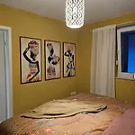 Elegant With Direct River View, Balcony And Parking In Appartamento