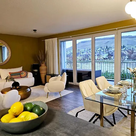 Deluxe 3-rooms River View, 베른카슈텔쿠에스