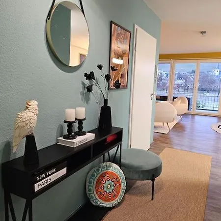 Lejlighed Elegant With Direct River View, Balcony And Parking In