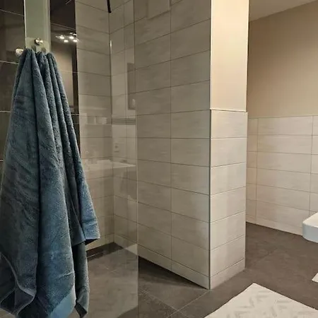 Elegant With Direct River View, Balcony And Parking In Apartmán Bernkastel-Kues