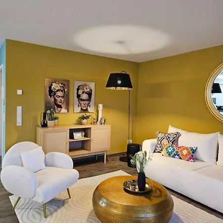 Elegant With Direct River View, Balcony And Parking In