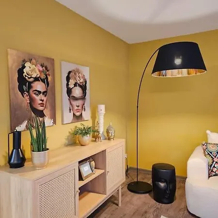 Deluxe 3-rooms River View, Apartment *