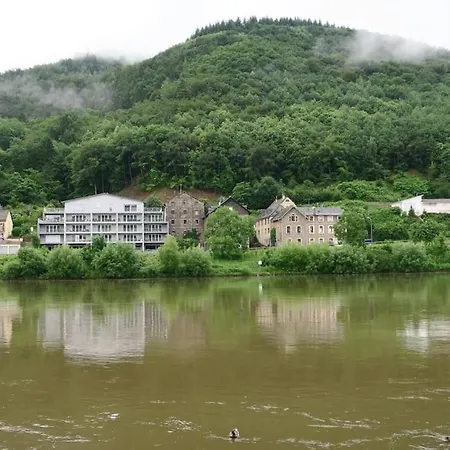Lägenhet Elegant With Direct River View, Balcony And Parking In Bernkastel-Kues