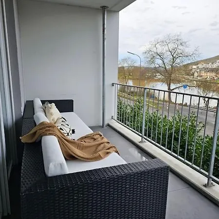 Deluxe 3-rooms River View,