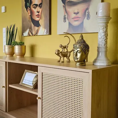 Apartmán Elegant With Direct River View, Balcony And Parking In *