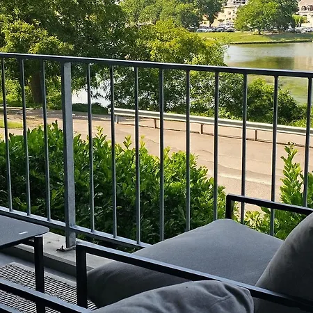 Elegant With Direct River View, Balcony And Parking In Bernkastel-Kues