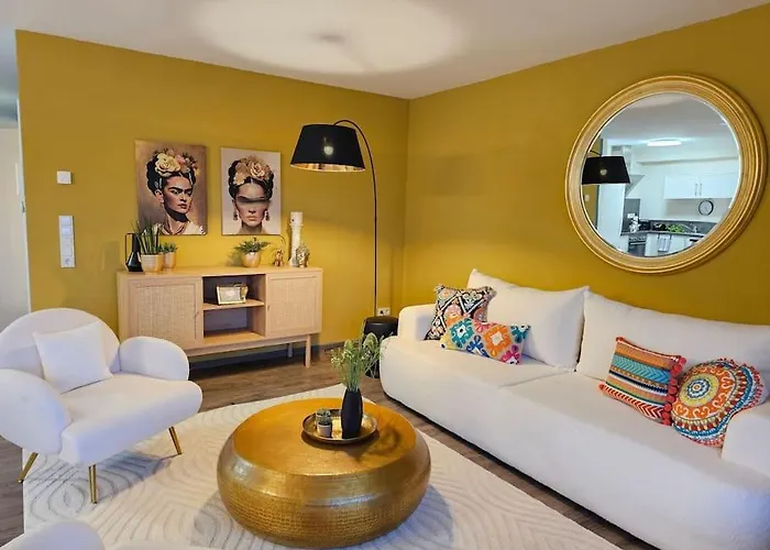 Elegant With Direct River View, Balcony And Parking In Apartamento Bernkastel-Kues