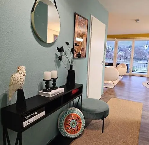 Apartamento Elegant With Direct River View, Balcony And Parking In