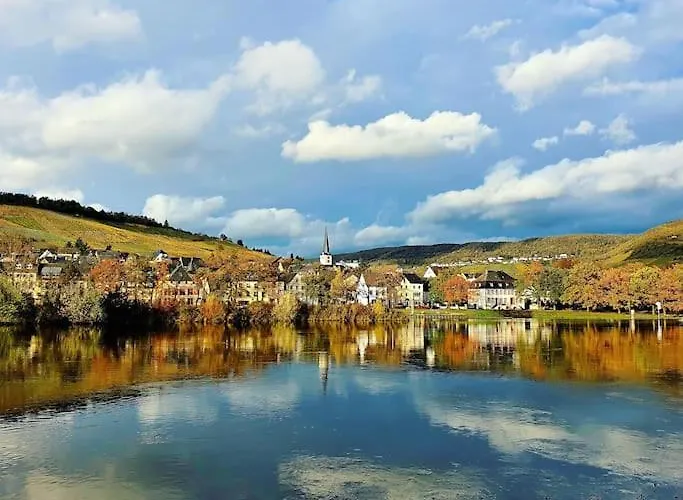 Apartamento Elegant With Direct River View, Balcony And Parking In Bernkastel-Kues