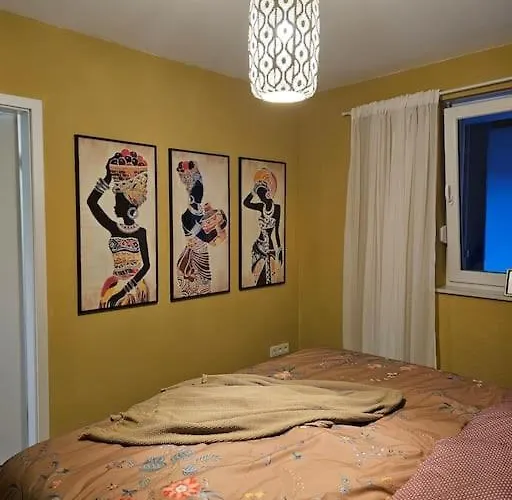 Elegant With Direct River View, Balcony And Parking In Apartamento