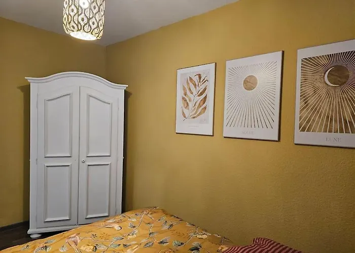 Elegant With Direct River View, Balcony And Parking In Apartamento