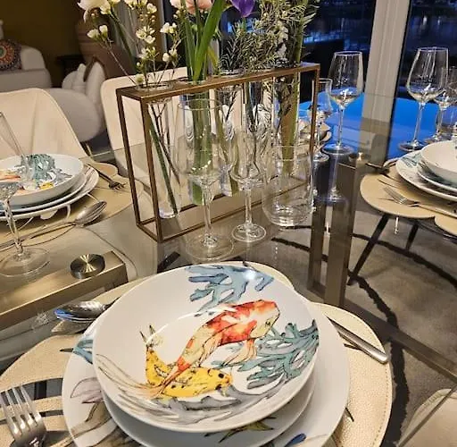 Apartamento Elegant With Direct River View, Balcony And Parking In Bernkastel-Kues