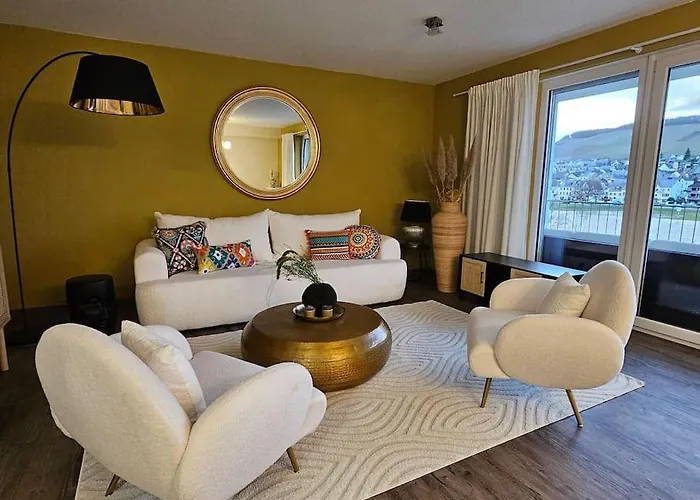 Apartamento Elegant With Direct River View, Balcony And Parking In *