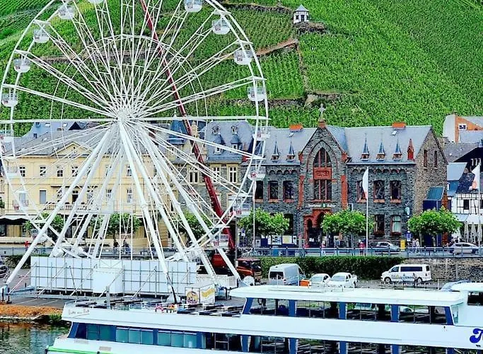 Apartamento Elegant With Direct River View, Balcony And Parking In *