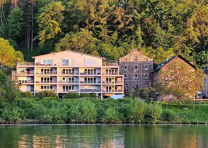 Elegant With Direct River View, Balcony And Parking In Bernkastel-Kues