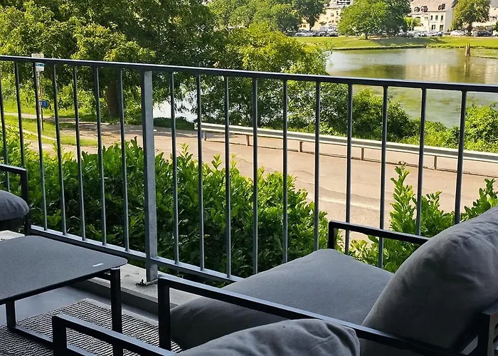 Elegant With Direct River View, Balcony And Parking In Bernkastel-Kues